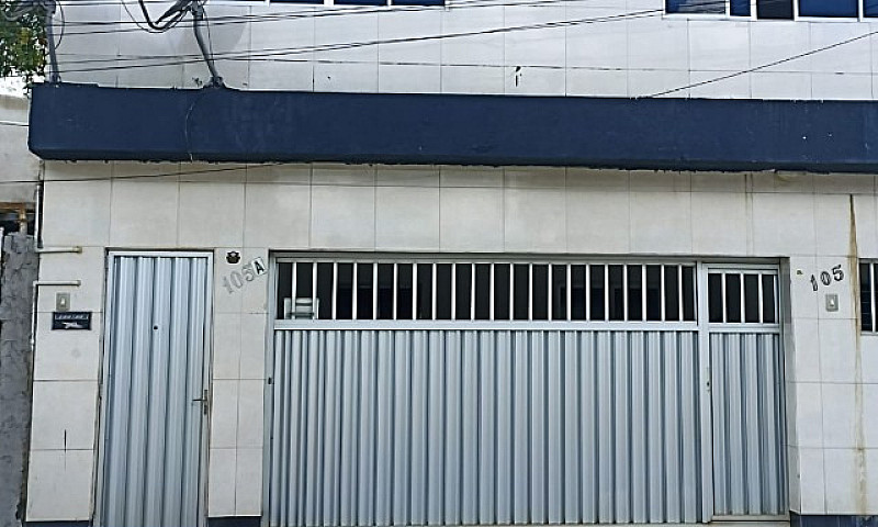 Duas Casas No Loteam...