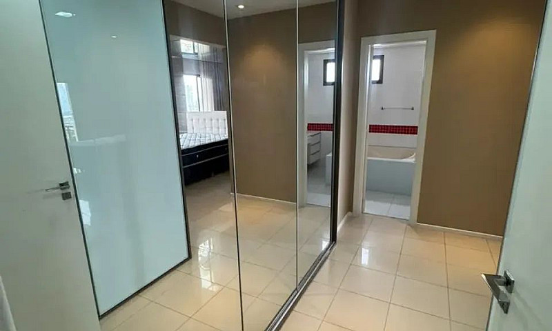 Palácio Real  187 M²...