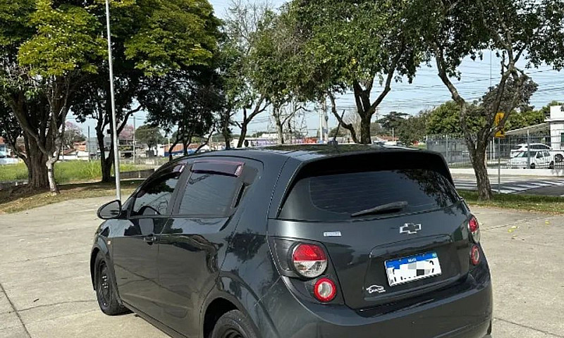 Chevrolet Sonic Hb L...