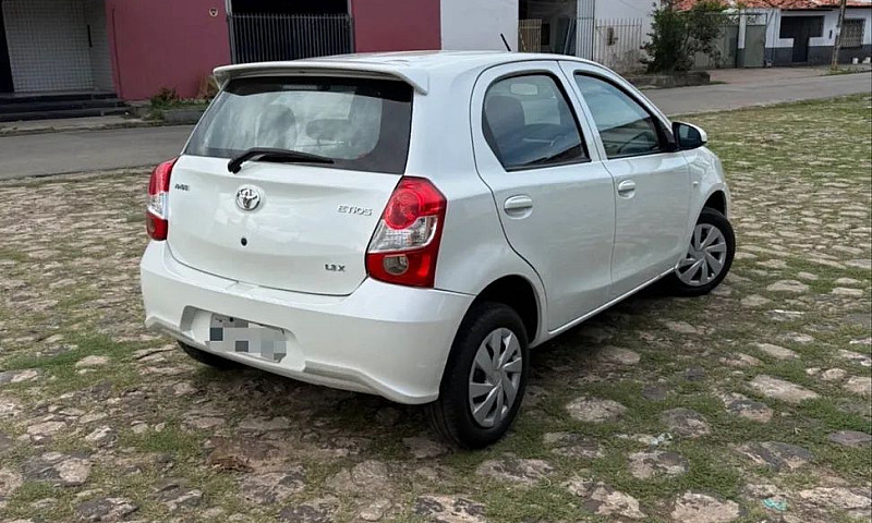 Toyota Etios X 1.3 F...