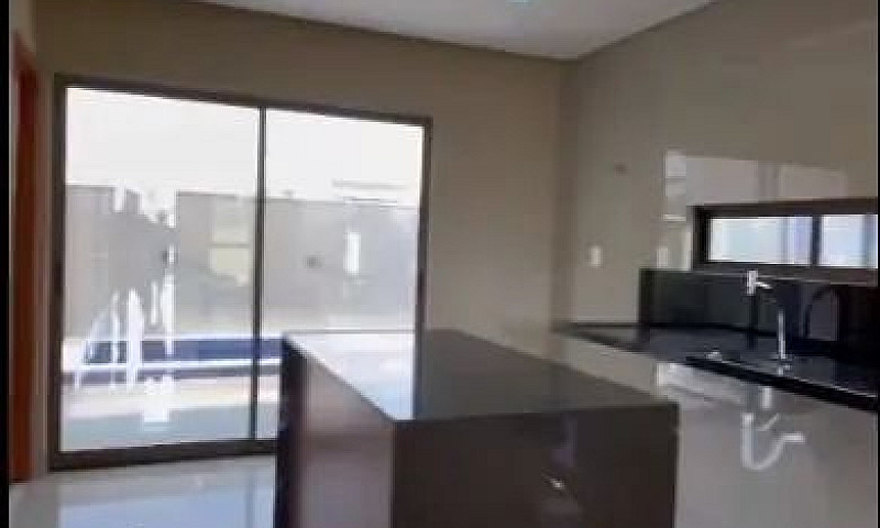 Casa Com 3 Dormitóri...