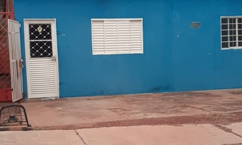 Vendo Uma Casa Douto...