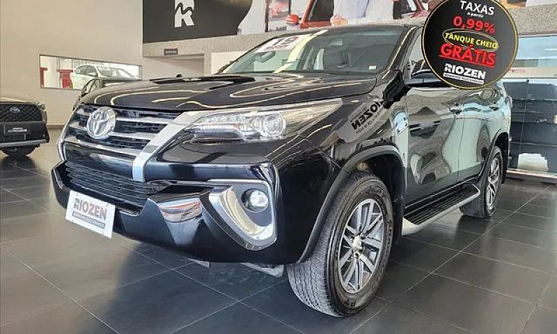 Toyota Hilux Sw4 2.8...