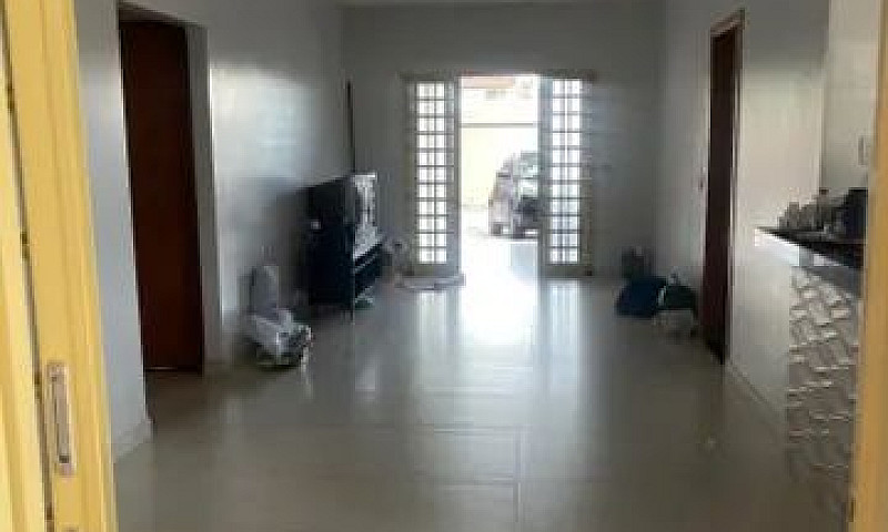 Aluga-Se Casa Grande...