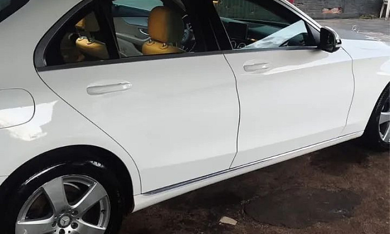 Mercedes-Benz C-200 ...
