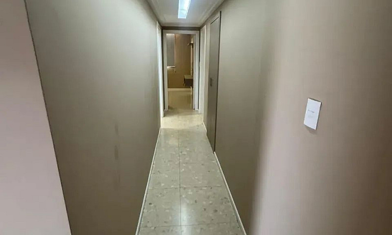 Palácio Real  187 M²...