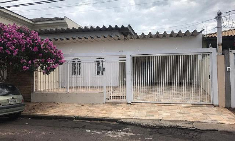 Casa Com 3 Dormitóri...