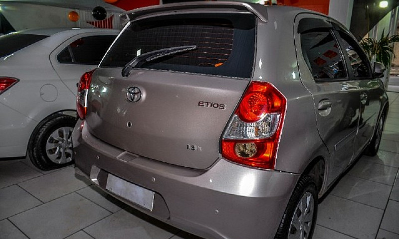 Toyota Etiosx 1.3 20...