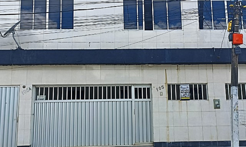 Duas Casas No Loteam...