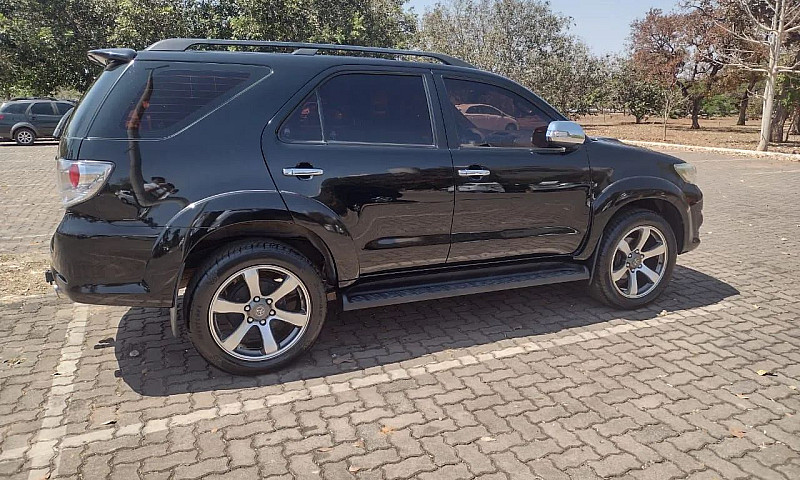 Toyota Hilux Sw4 Srv...