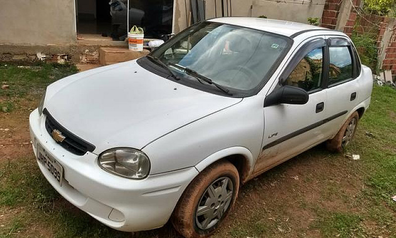 Vendo Corsa Sedan...