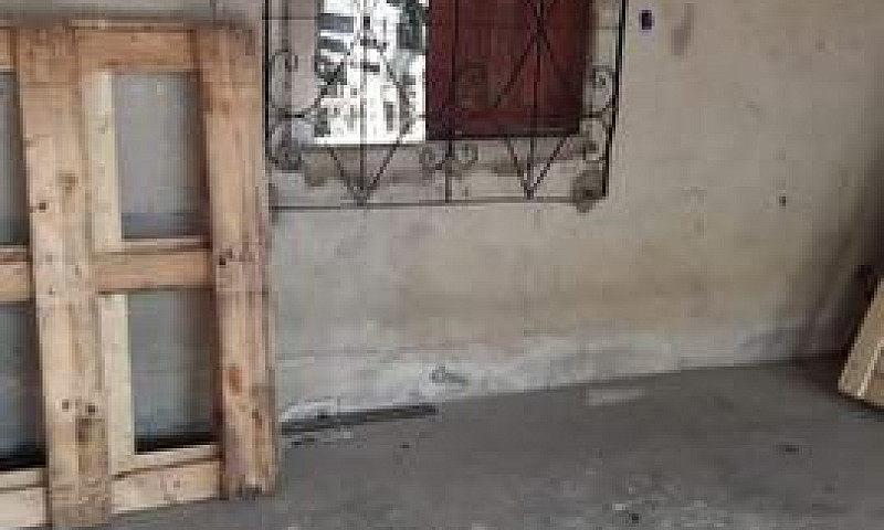 Vendo Uma Casa No Ed...