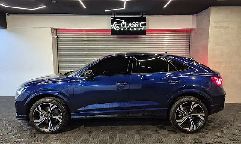 Audi Q3 Spb Perf.bla...
