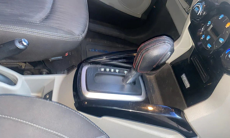 Ford Ecosport Titani...