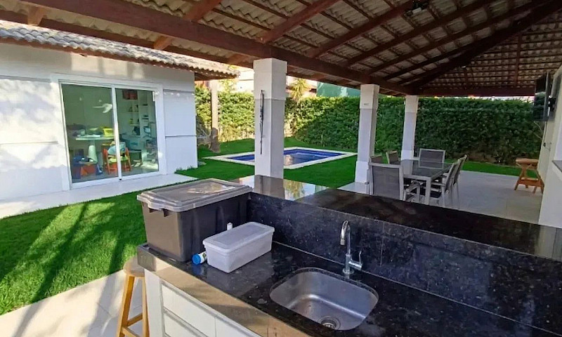 Casa De Condomínio P...