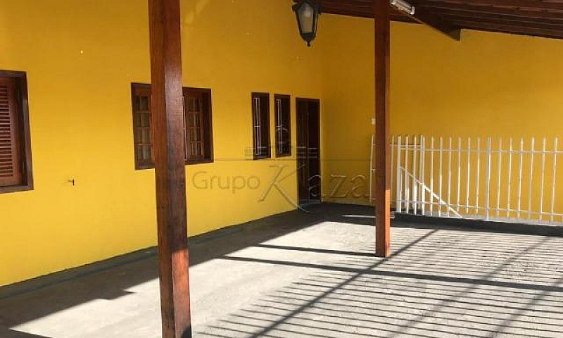 Ótima Casa Com 250 M...