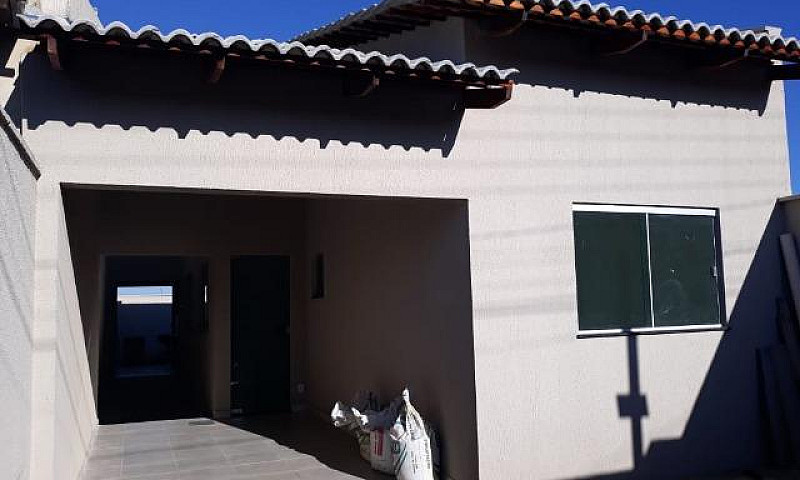 Casa 2/4 Com Uma Suí...