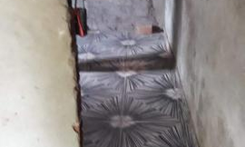 Vendo Uma Casa No Ed...
