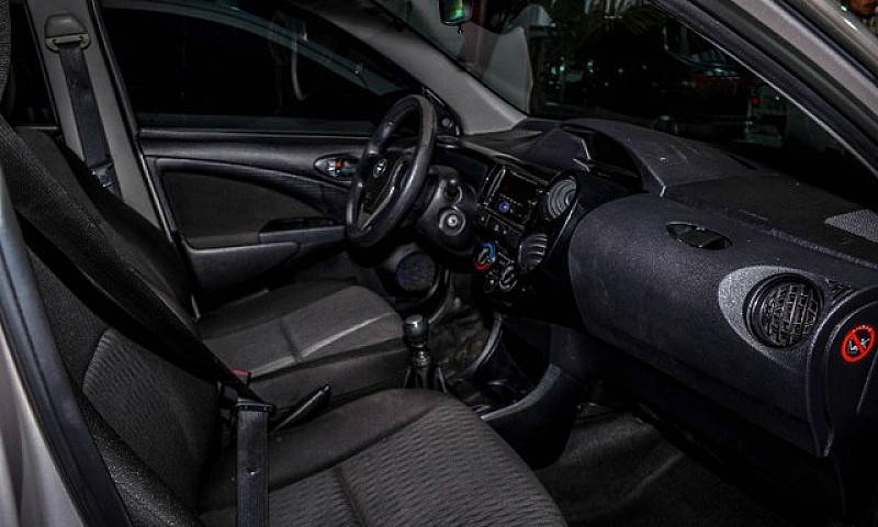 Toyota Etiosx 1.3 20...