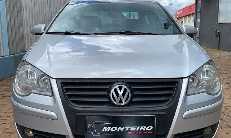 Volkswagen Polo Sedã...