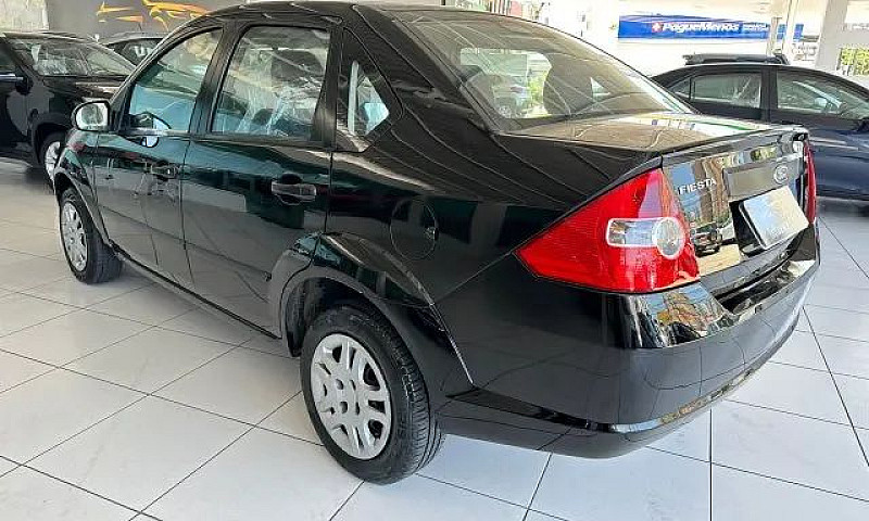 Ford Fiesta Sedan 20...