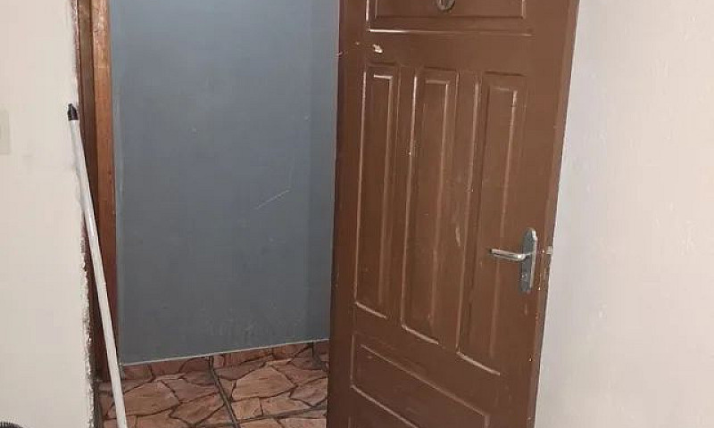 Aluga-Se Kitnet  Sem...