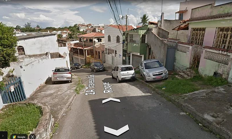 Casas Com Terreno Em...