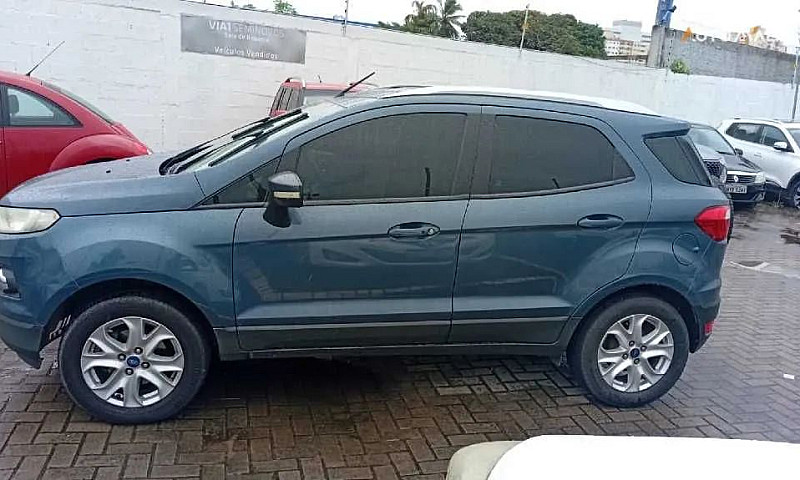Ford Ecosport Titani...