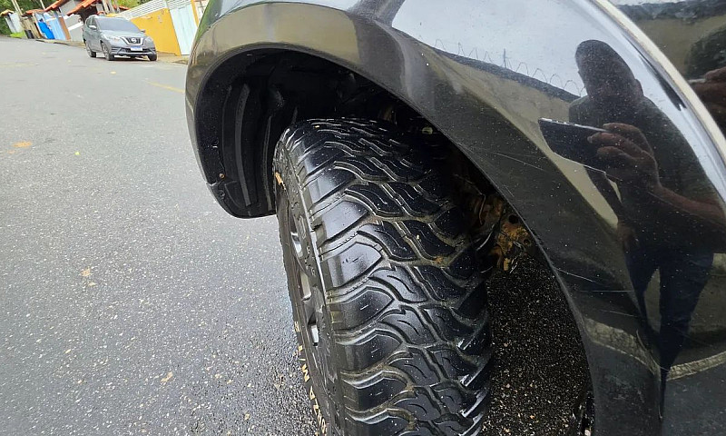Mitsubishi Pajero Da...