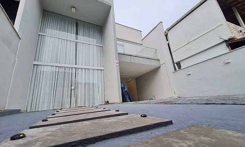 Casa 4 Suítes - Jard...