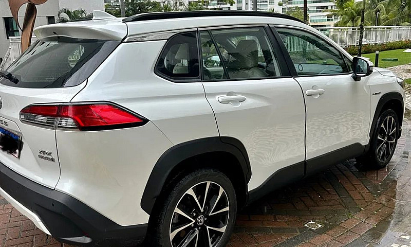 Toyota Corolla Cross...
