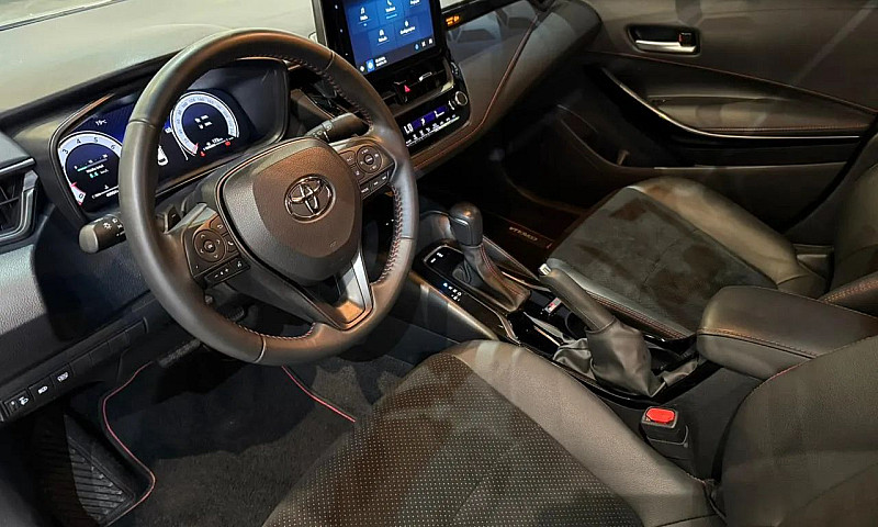 Toyota Corolla Cross...