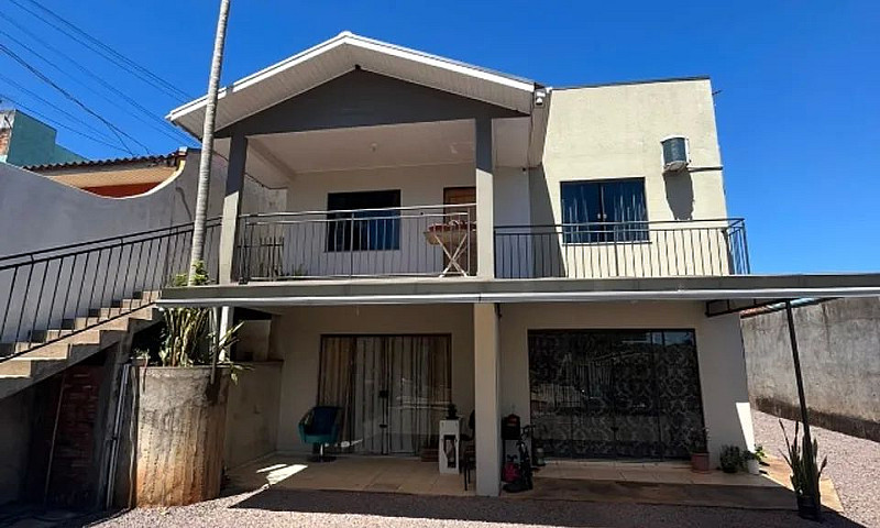 Ampla Casa Com 05 Qu...