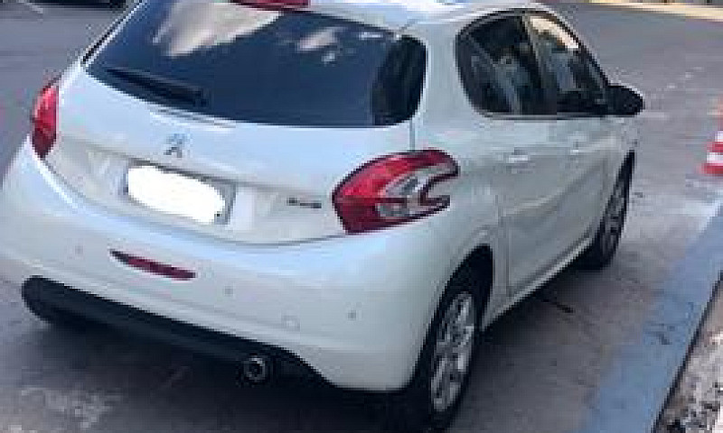 Peugeot 208...
