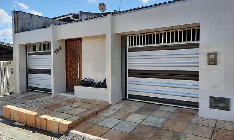 Casa De Condomínio P...