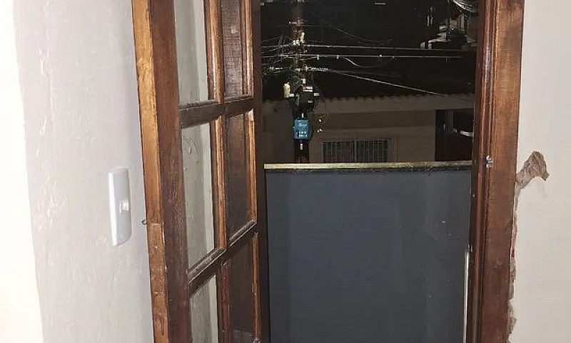 Aluga-Se Kitnet  Sem...