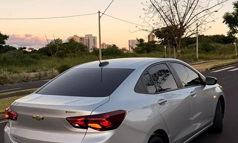 Chevrolet Onix Plus ...