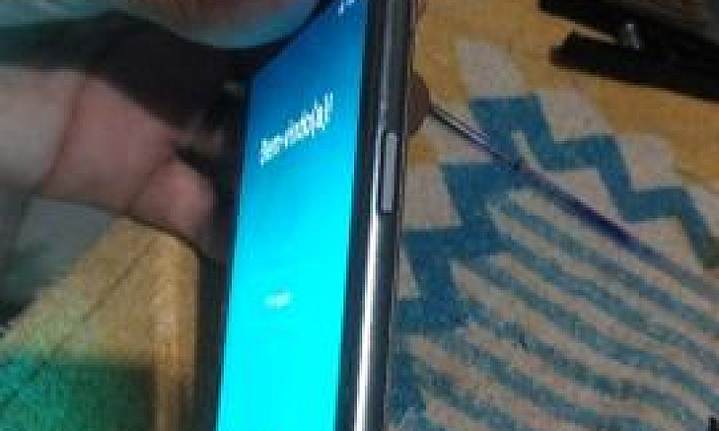 Celular J2 Normal...