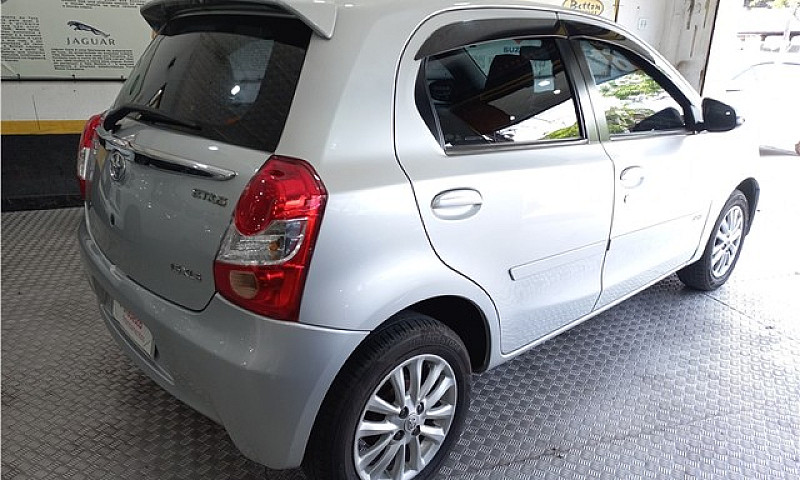 Toyota Etios 2016 1....