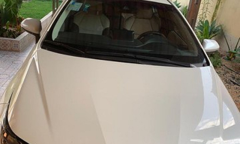 Corolla Altis Hybrid...