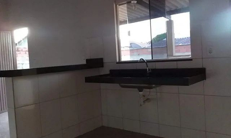 Casa Com Barracão 32...