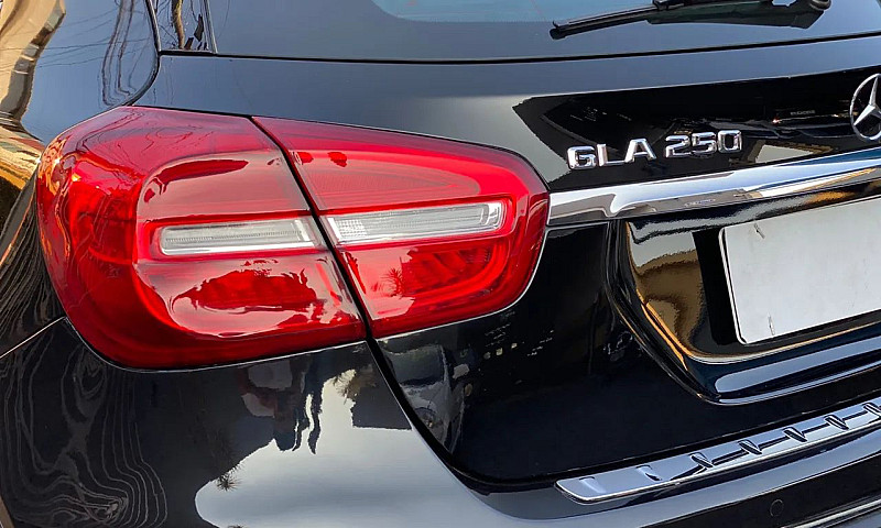 Mercedes-Benz Gla 25...