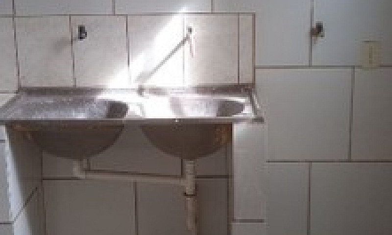 Alugo Casa Em Cobilâ...