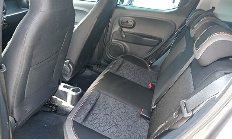 Fiat Mobi Trekking 1...