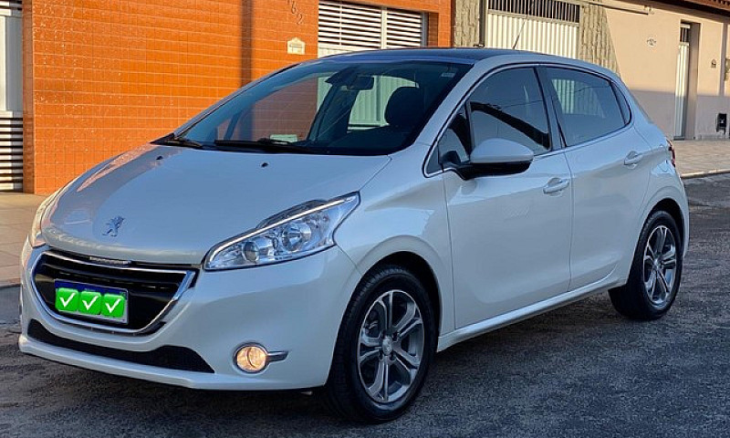 Peugeot 208 Griffe 2...