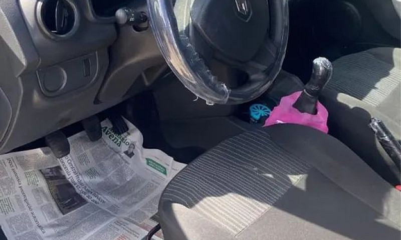 Renault Logan Authen...