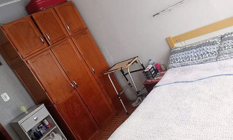 Casa Com 02 Quartos ...