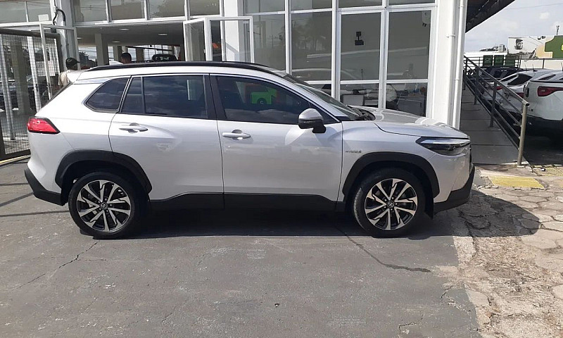 Toyota Corolla Cross...
