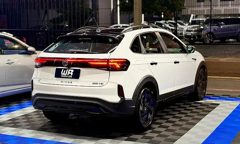 Volkswagen Nivus Hig...
