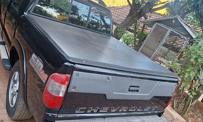 Chevrolet S10 Pick-U...